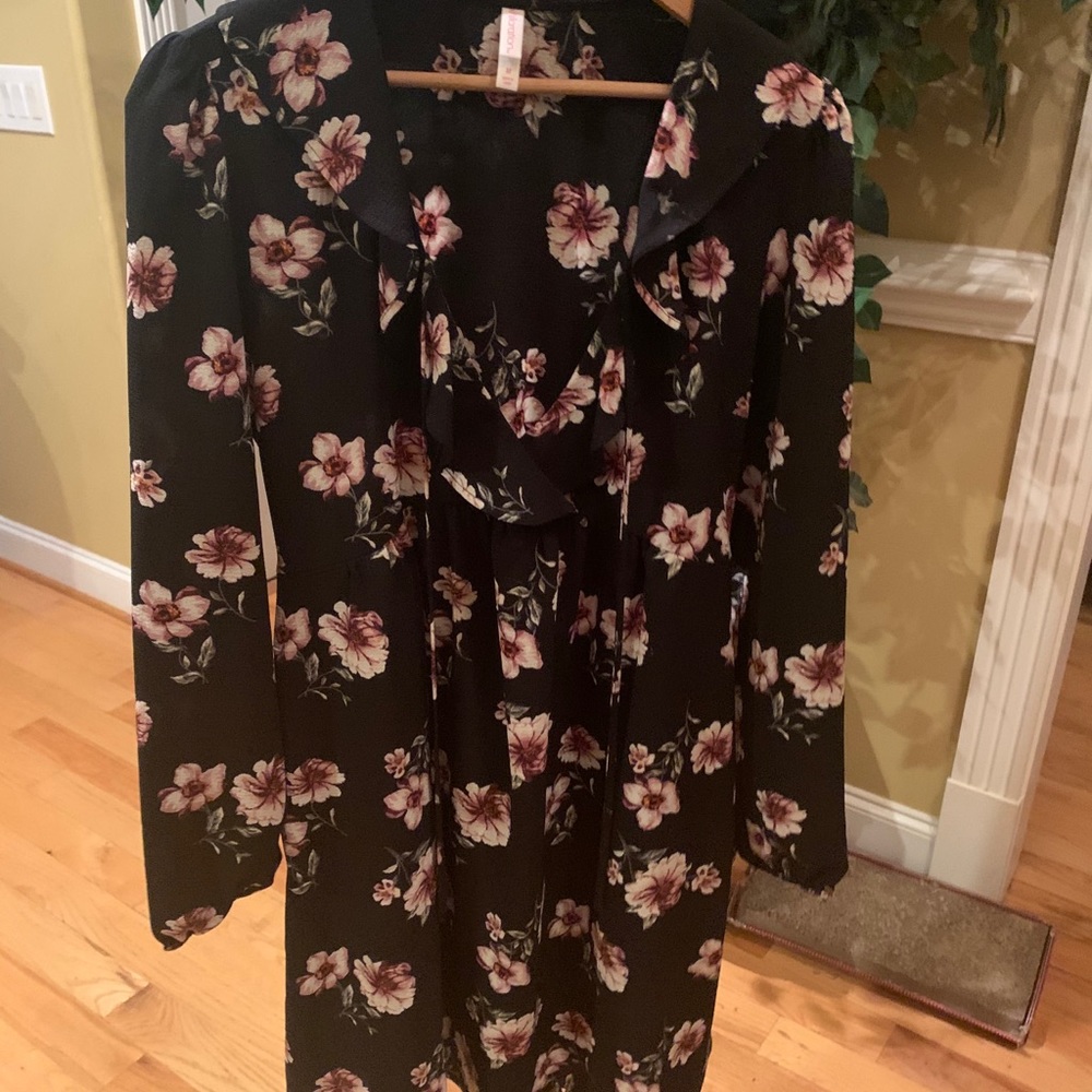 Exhilaration dress black with pink flowers size m